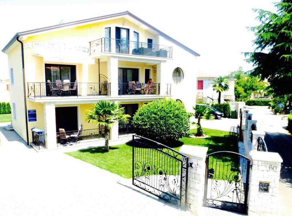 Apartments Danex Aida *